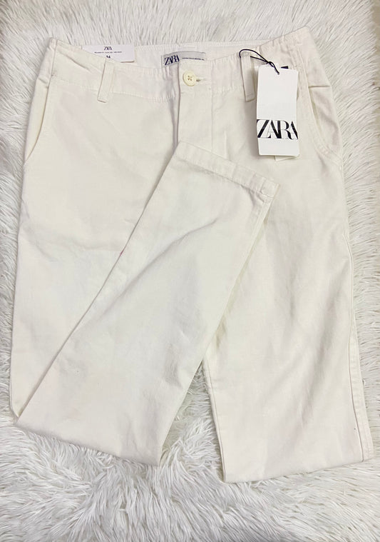 Pantalón Zara original de color blanco con bolsillo al los lados y detrás liso