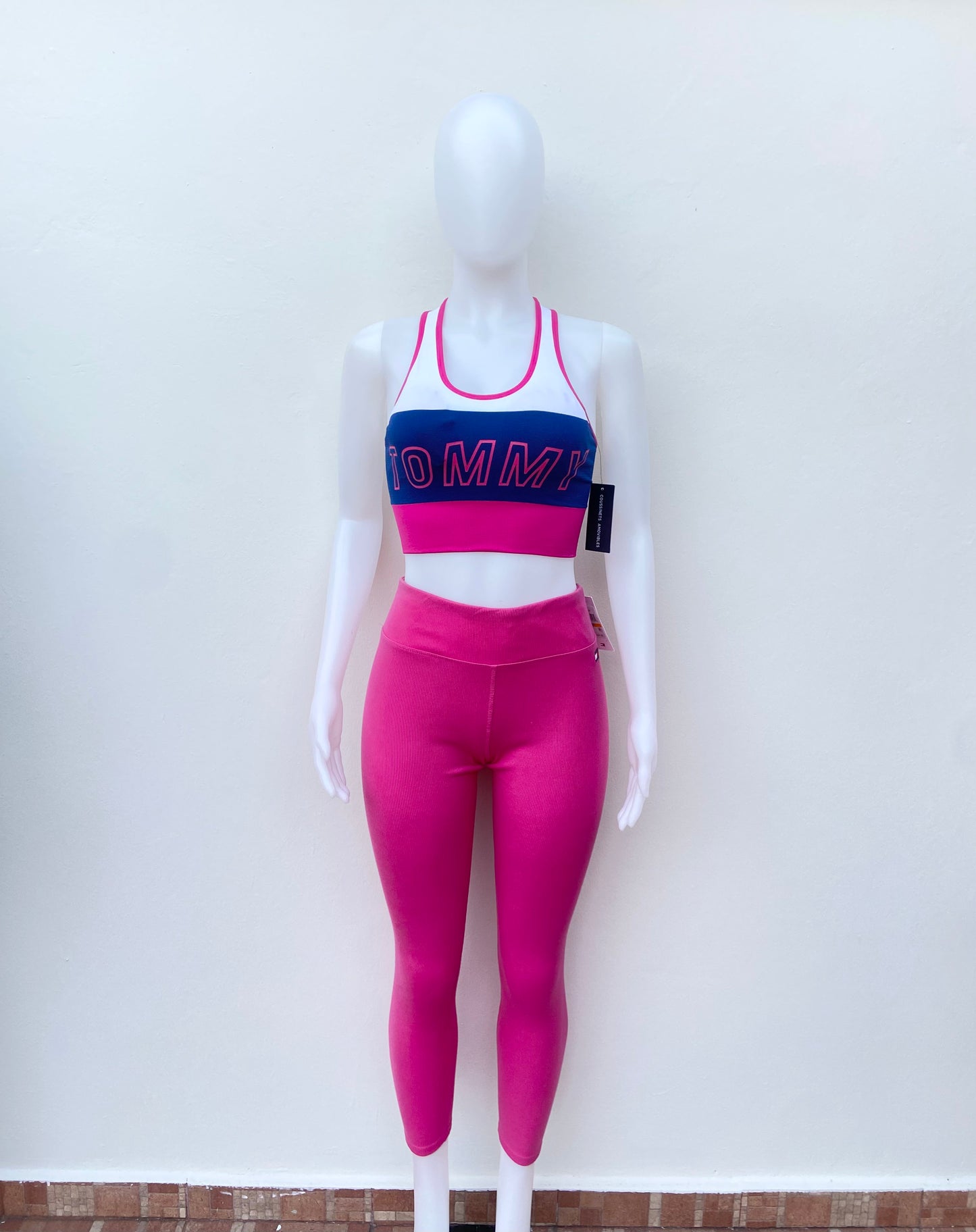 Conjunto Tommy Hilfiger original conjunto de top y legging licra rosado ribbed con letra Tommy