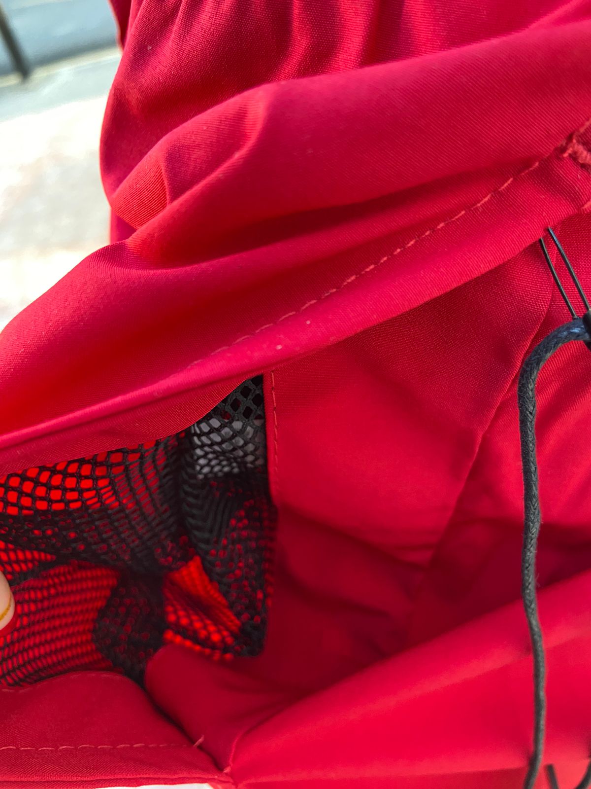 Bañador Fashion Nova original rojo oscuro liso, con lazos ajustables TIENE PROTECTOR MALLA DENTRO.