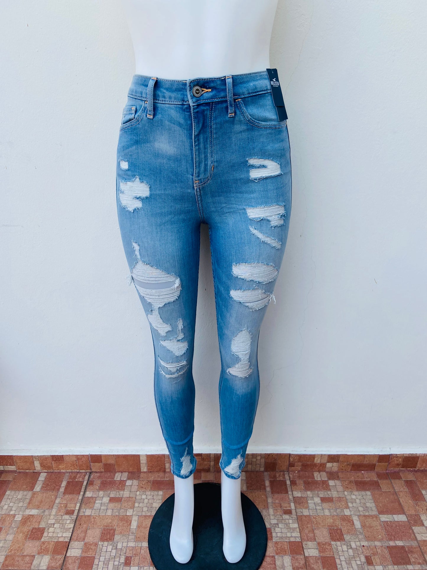 Pantalón Jeans Hollister original, azul claro con rasgados, CURVY HIGH-RISE SÚPER SKINNY.