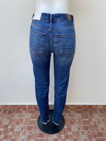 Pantalón Jean American Eagle original azul oscuro con rasgados, GIRLFRIEND HI-RISE.
