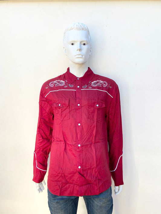 Camisa Fashion Nova original roja con diseños de pañuelos en color blanco YOKE LONG, manga larga.